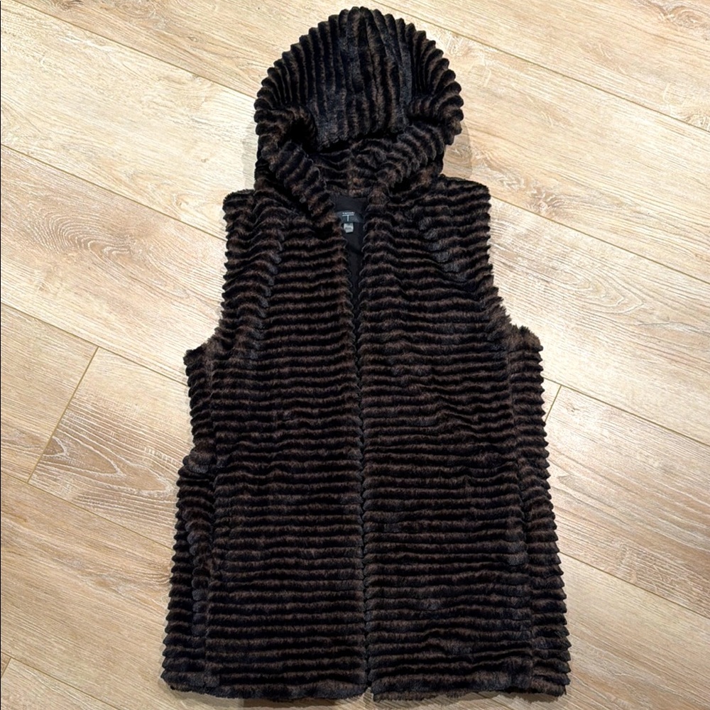 Tahari Faux Fur Vest Small